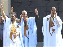 Sit-in des familles de prisonniers sahraouis devant la prison de Salé (Maroc)