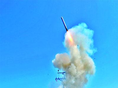 Un conseiller de Kadhafi démissionne, les combats se poursuivent à Brega,Une délégation britannique à Benghazi pour une mission «secrète»