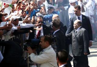 Visite du président de la République à Tlemcen : Accueil chaleureux de la population