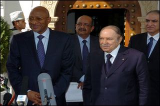 Volonté du président malien de consolider les relations avec l&rsquo;Algérie « face aux problèmes dans la région » (M. Maïga)