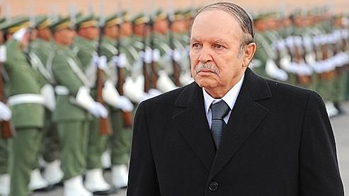 Ahmed Ouyahia sur l’armée : “Nous n’avons nul besoin d’une démocratie des blindés” !