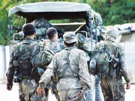Algérie: cinq militaires tués