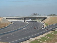 Autoroute Est-Ouest, Les risques de glissements anticipés