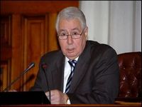 Bensalah et non Belkhadem ou Ziari pour présider: Bouteflika a ignoré le FLN