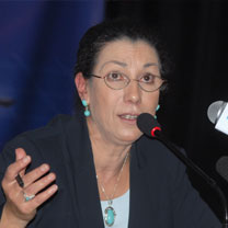Consultations sur les réformes politiques: Louisa Hanoune fait un pas en arrière