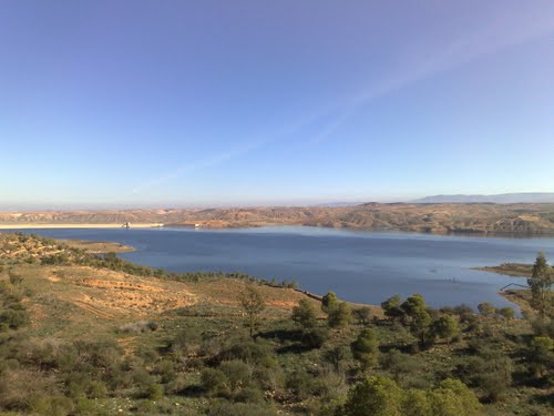Des déchets ferreux en provenance d’Oudjda déversés au barrage de Bougherara de Maghnia