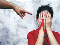 Elle est rejetée, humiliée, culpabilisée, chassée… Etre femme séropositive en Algérie