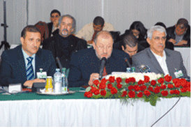 Gouvernement patronat et UGTA unanimes sur l’amélioration du climat des affaires (ROUND-UP)