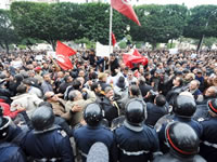 La révolution tunisienne à la croisée des chemins