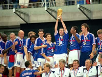 L&rsquo;affaire des binationaux en France vise les Algériens,Du football à la politique