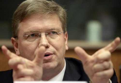 Le commissaire européen s’est entretenu avec Bouteflika sur les réformes politiques en Algérie