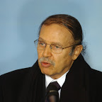 Le président Bouteflika se rend en France pour prendre part au Segment Afrique du Sommet du G8