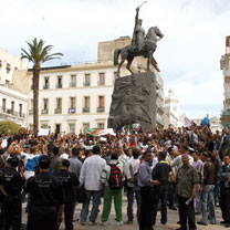 Manifestation des ex-militaires contractuels à la place Emir Abdelkader à Alger