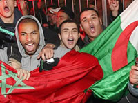 Maroc-Algérie, Défilé de drapeaux à Marrakech