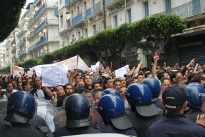 Rassemblement étudiant devant l’Université d’Alger