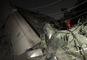 Six morts et 10 blessés dans des raids de l&rsquo;Otan sur le complexe du colonel el-Gueddafi (responsable)