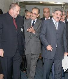 Une réunion est prévue à la fin du mois en cours,Bouteflika relance la tripartite