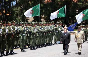 Académie militaire de Cherchell,Bouteflika préside la sortie de promotions