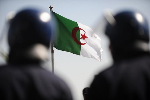 Algérie: 4 policiers tués et un blessé dans un attentat à la bombe
