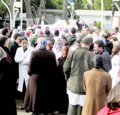 Algérie : Des syndicats autonomes du secteur de l’éducation demandent la dissolution du parlement et la fin du “monopole syndical” de l’UGTA