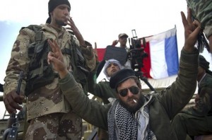 La France fournit des armes aux rebelles libyens