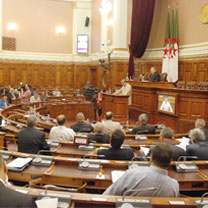 Le Conseil de la Nation adopte la LFC 2011