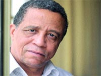 Le grand écrivain yasmina khadra ” “Ce qui se passe en algérie m’interpelle”