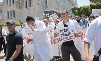 Les syndicats de la santé réclament la liberté syndicale et la sauvegarde de la médecine gratuite en Algérie