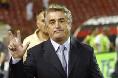 L&rsquo;ex-coach du Real Madrid et de la Serbie a déposé sa candidature,Radomir Antic entre en jeu