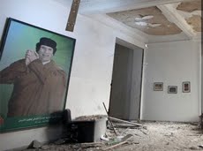 Libye , Kadhafi défie l’Otan