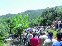 Une marche est prévue demain à Azazga,Le jeune Mustapha enterré dans la douleur à Souamaâ