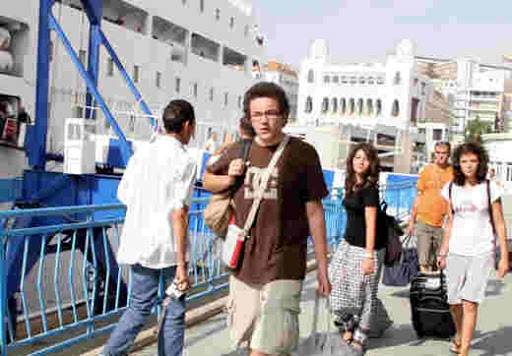 En dépit de plusieurs contraintes,Les émigrés débarquent en force