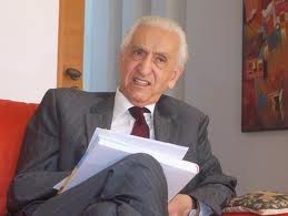 Entretien avec Hocine AIT AHMED : Le système encourage la dépolitisation