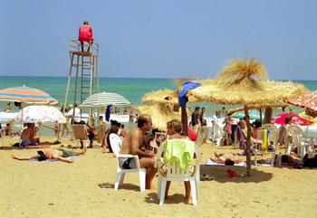 Face au laxisme des responsables, la sécurité des familles menacée sur le sable même des plages ,Après les jets-ski, les 4 x 4 !