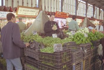 Flambée des prix durant le Ramadhan,Les spéculateurs auront-ils raison de Benbada?