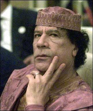 La France renonce à renverser Kadhafi : Il reste ailleurs dans son palais avec un autre titre