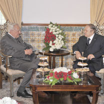 Le Président Bouteflika reçoit le sénateur Christian Poncelet