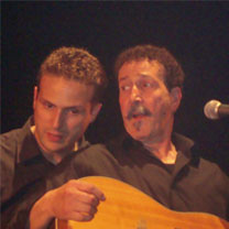 Le public fait un triomphe à Lounis Ait Menguellet au Centre culturel algérien de Paris