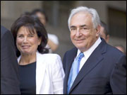 Les derniers rebondissements de l affaire DSK créent une onde de choc sur les primaires socialistes