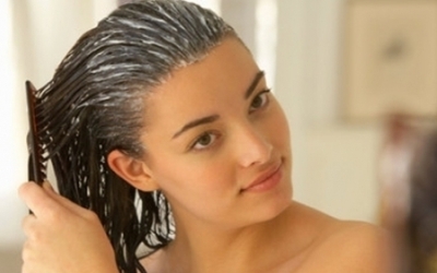 Masque aux huiles essentielles pour les cheveux secs