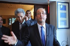 François Hollande souhaite que la France reconnaisse son passé colonial en Algérie