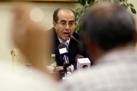 L&rsquo;entrevue s&rsquo;est déroulée au Caire : Medelci rencontre le chef des rebelles libyens