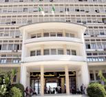 Réformes politiques, grogne sociale et crise financière,Programme chargé pour le gouvernement