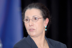 Réformes politiques,Louisa Hanoune affiche ses doutes