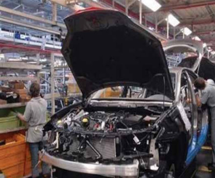 Selon M. Mohamed Benmeradi: La sidérurgie et l&rsquo;automobile auront leurs entreprises publiques