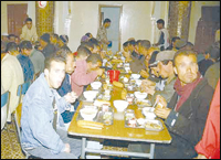 Une chorba servie avec cœur, 1er f’tour dans les restaurants de la rahma
