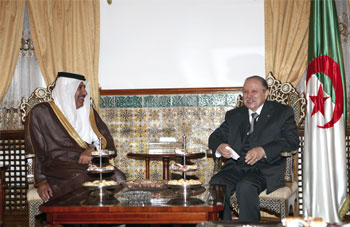Algérie-Qatar : Le Président Bouteflika reçoit le Cheikh Hamed Ben Jassem Ben Jaber Al Thani