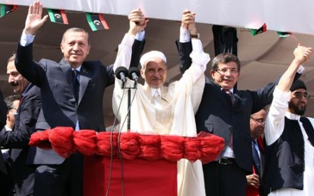 Après Sarkozy et Cameron, c’est Erdogan qui se rend en Libye pour saluer la « victoire » des Libyens*!!