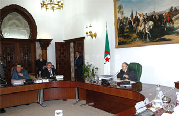Bouteflika donne le ton aux réformes