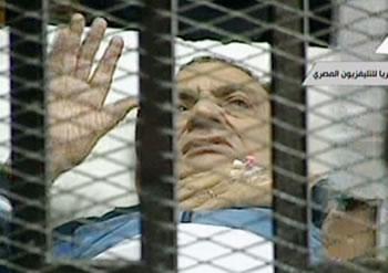 Egypte, un mois après son ouverture ,Le procès de Hosni Moubarak reprend à huis clos